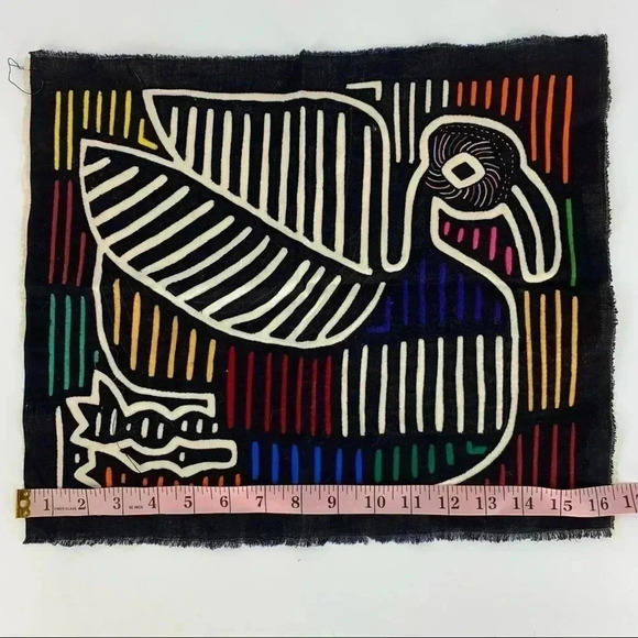 Hand Stitched Panama Bird Kuna Mola reverse Appliqué 16x14 - Picture 6 of 6